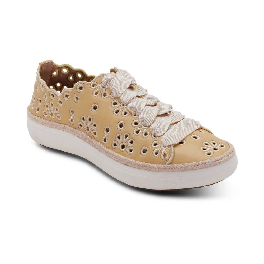 NEW AETREX women's charlotte sneaker in butter